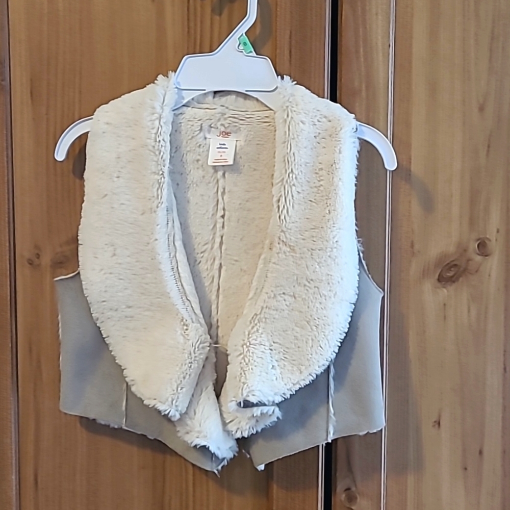 Gils Faux Fur Vest GUC Grey w/ Cream Fur, Button Closure. SIZE 8